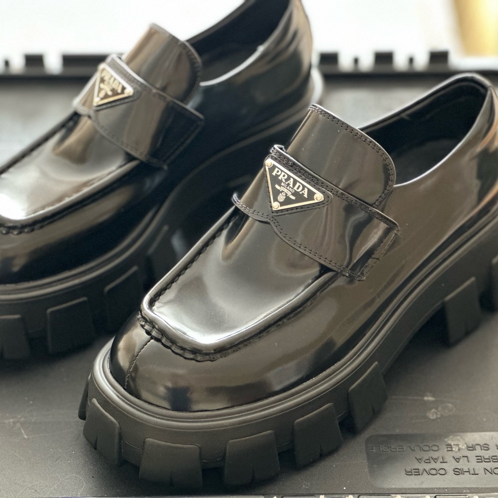 Women’s shoes